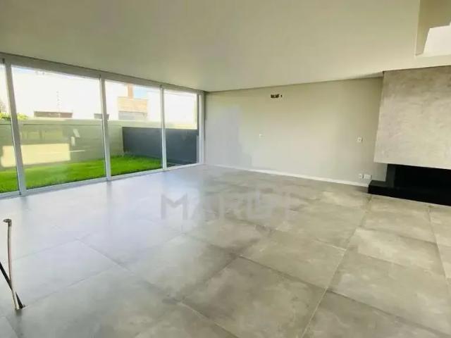 Casa / Sobrado em Condomínio para Venda em Xangri Lá/RS Centro 4 Quartos