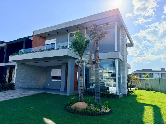 Casa / Sobrado em Condomínio para Venda em Xangri Lá/RS Centro 4 Quartos