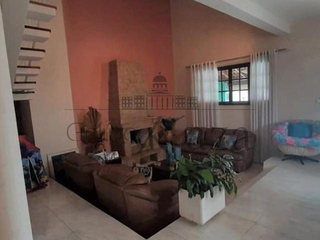 Casa Sobrado em Jacareí