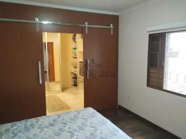 Casa Sobrado Jardim Motorama 4 Dormitórios 150m²