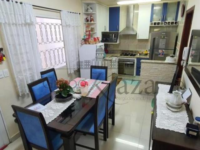 Casa Sobrado Jardim Ismênia 5 Dormitórios 214m² Aceita permuta