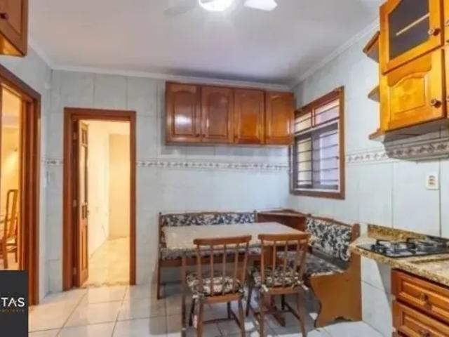 Casa sobrado no bairro Sarandi de 3 dormitórios e 2 vagas PARA ALUGAR