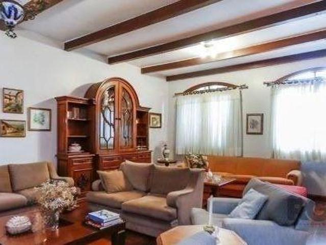 Casa sobrado no Jardim do Salso de 4 dormitórios e 3 vagas