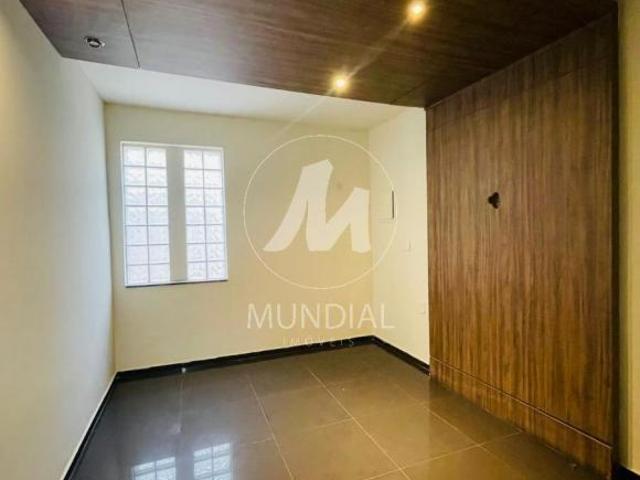 Casa sobrado na rua 3 dormitórios, cozinha planejada