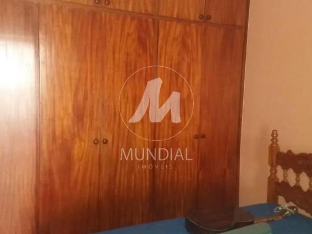 Casa sobrado na rua 4 dormitórios