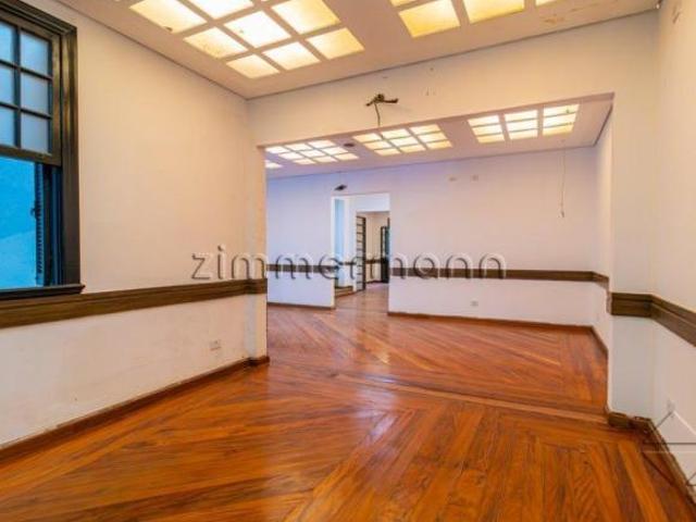 CASA SOBRADO SANTA CECÍLIA 5 DORMITÓRIOS
