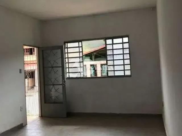 Casa / Sobrado para Venda em Tabuleiro/MG Centro 3 Quartos
