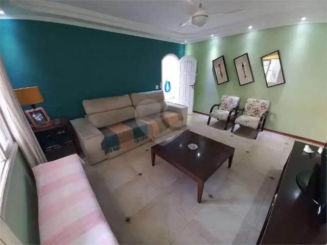 Casa / Sobrado para Venda em Taboão da Serra/SP Parque Assunção 5 Quartos