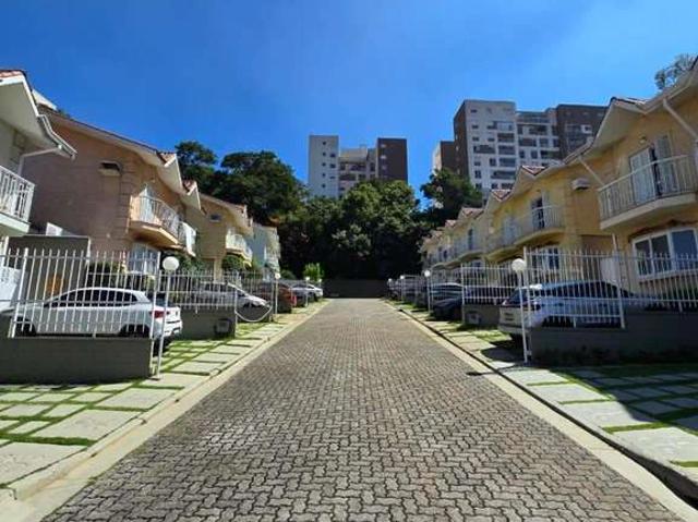 Casa / Sobrado para Venda em Taboão da Serra/SP Parque Assunção 3 Quartos