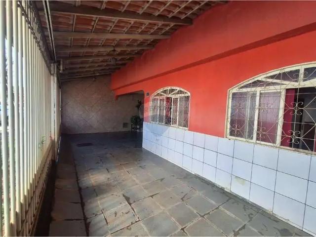 Casa / Sobrado para Venda em Taguatinga/DF Taguatinga Norte 4 Quartos