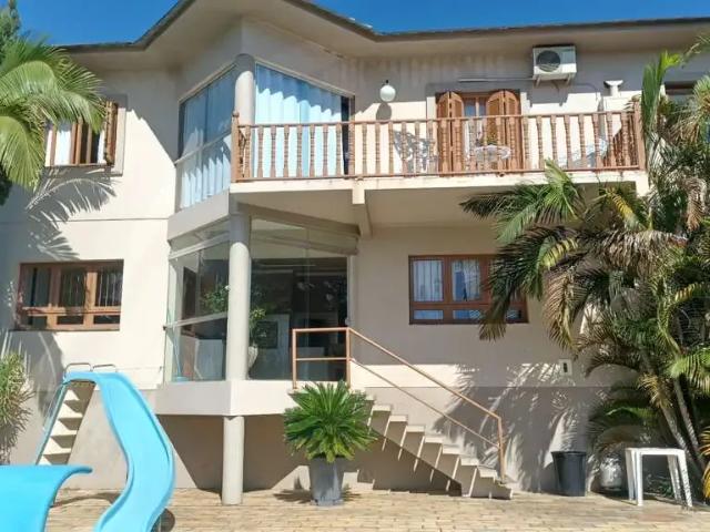 Casa / Sobrado para Venda em Taquari/RS Centro 4 Quartos