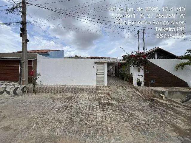 Casa / Sobrado para Venda em Teixeira/PB Centro 4 Quartos