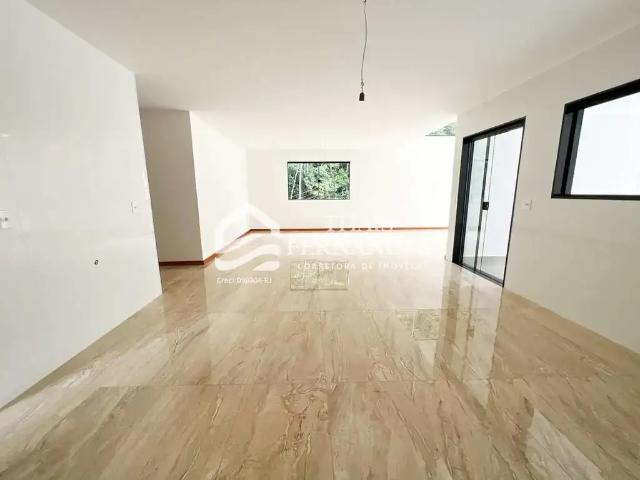 Casa / Sobrado para Venda em Teresópolis/RJ Albuquerque 3 Quartos