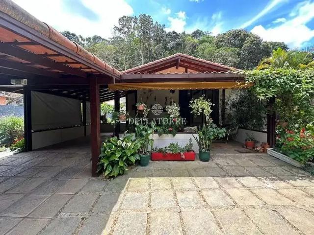 Casa / Sobrado para Venda em Teresópolis/RJ Albuquerque 4 Quartos
