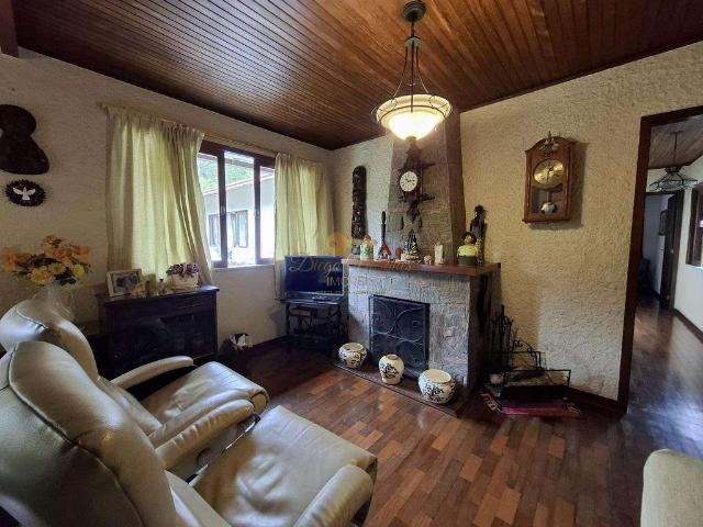 Casa / Sobrado para Venda em Teresópolis/RJ Albuquerque 5 Quartos