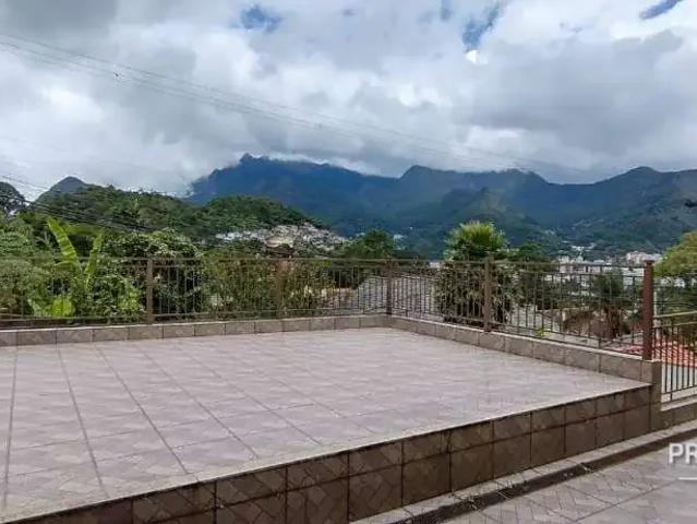 Casa / Sobrado para Venda em Teresópolis/RJ Araras 4 Quartos