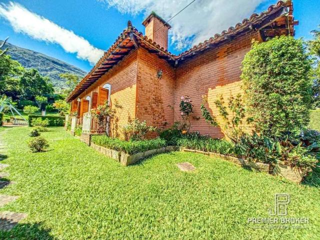 Casa / Sobrado para Venda em Teresópolis/RJ Araras 6 Quartos