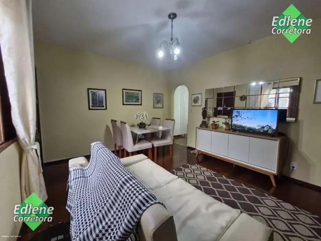 Casa / Sobrado para Venda em Teresópolis/RJ São Pedro 4 Quartos