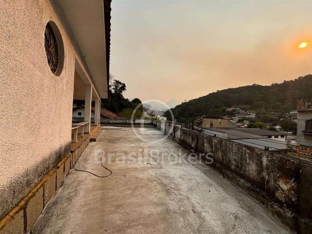 Casa / Sobrado para Venda em Teresópolis/RJ Várzea 4 Quartos