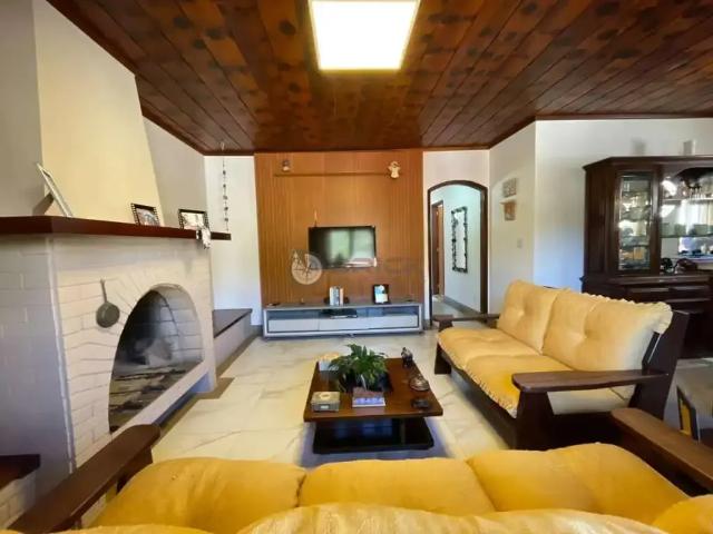 Casa / Sobrado para Venda em Teresópolis/RJ Várzea 3 Quartos