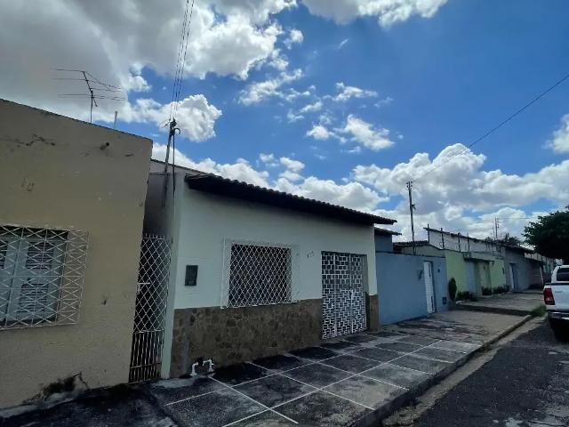 Casa / Sobrado para Venda em Teresina/PI Matinha 3 Quartos