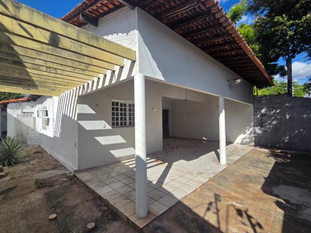 Casa / Sobrado para Venda em Teresina/PI Memorare 4 Quartos