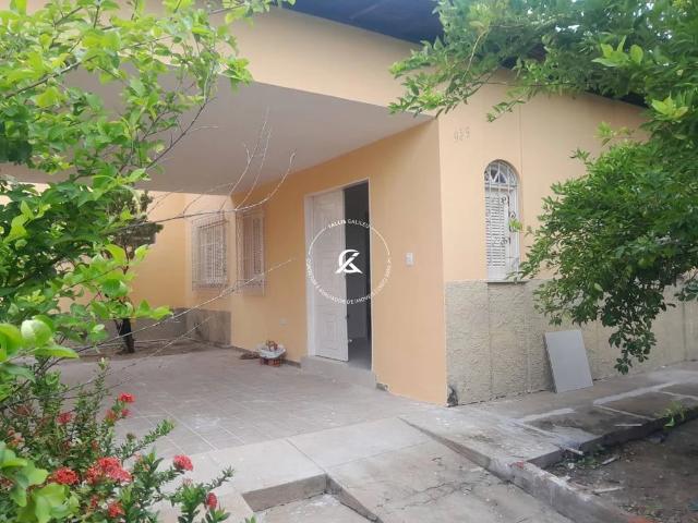Casa / Sobrado para Venda em Teresina/PI Centro 4 Quartos