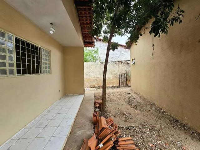 Casa / Sobrado para Venda em Teresina/PI Fátima 4 Quartos