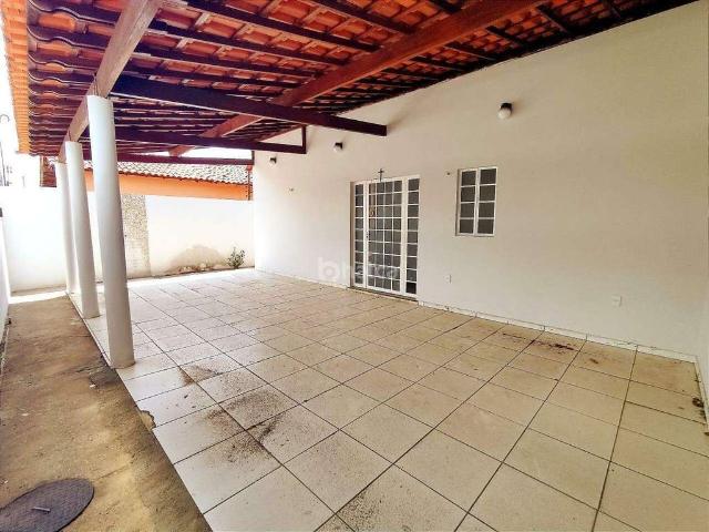 Casa / Sobrado para Venda em Teresina/PI Vale Quem Tem 3 Quartos