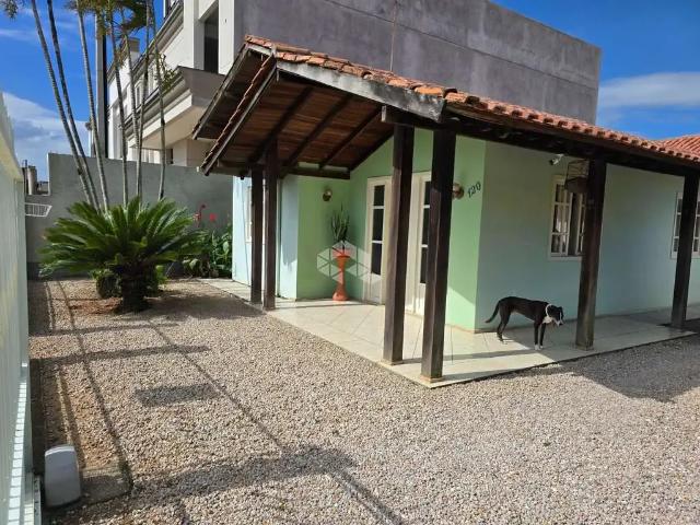 Casa / Sobrado para Venda em Tijucas/SC Centro 3 Quartos