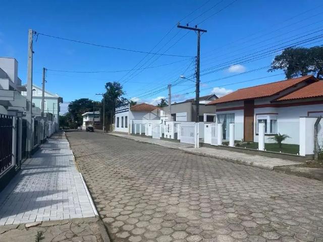 Casa / Sobrado para Venda em Tijucas/SC Centro 3 Quartos