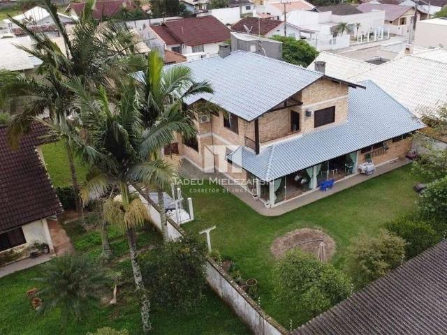Casa / Sobrado para Venda em Tijucas/SC Centro 4 Quartos