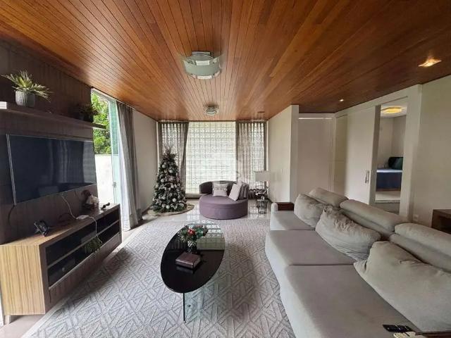 Casa / Sobrado para Venda em Tijucas/SC Centro 4 Quartos