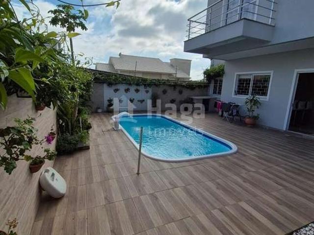 Casa / Sobrado para Venda em Tijucas/SC Universitário 4 Quartos