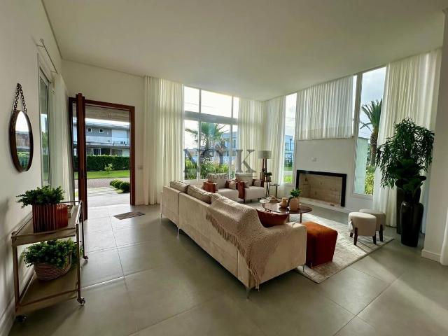 Casa / Sobrado para Venda em Torres/RS Centro 4 Quartos