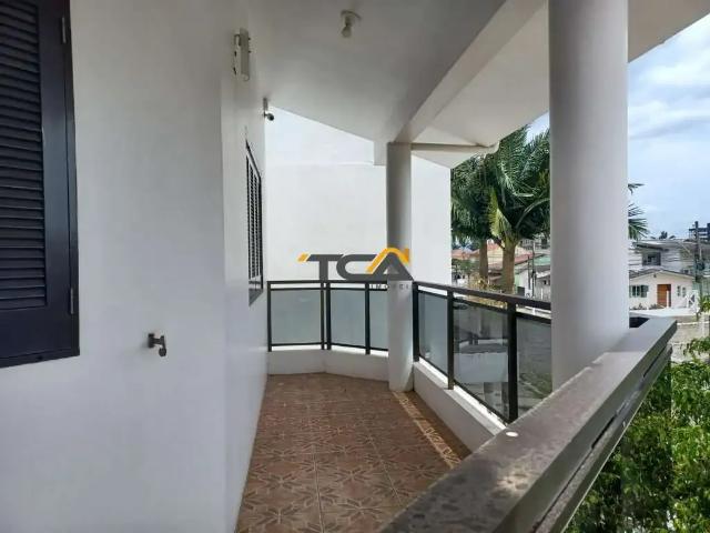 Casa / Sobrado para Venda em Torres/RS Centro 4 Quartos
