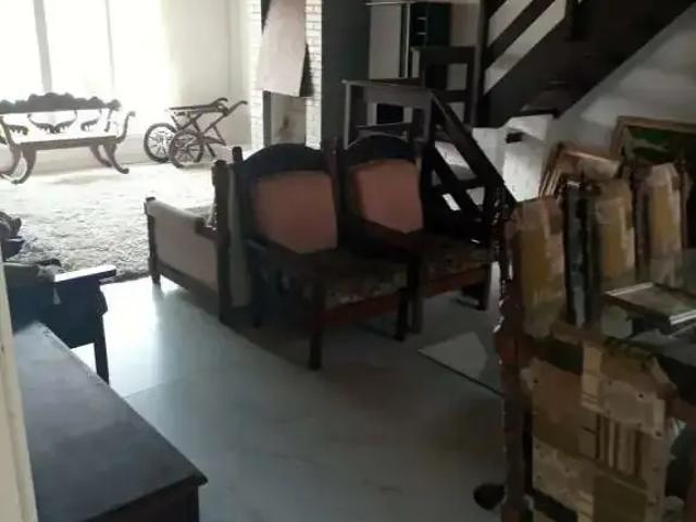 Casa / Sobrado para Venda em Torres/RS Centro 5 Quartos