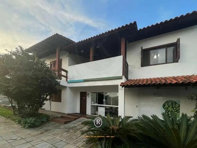 Casa / Sobrado para Venda em Torres/RS Centro 5 Quartos