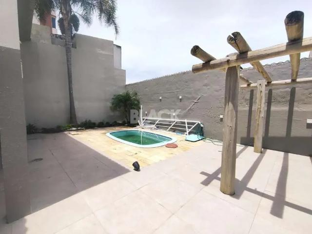 Casa / Sobrado para Venda em Torres/RS Centro 5 Quartos