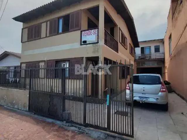 Casa / Sobrado para Venda em Torres/RS Getúlio Vargas 6 Quartos
