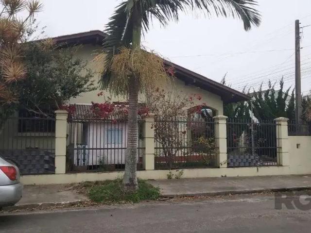 Casa / Sobrado para Venda em Torres/RS Igra Norte 4 Quartos