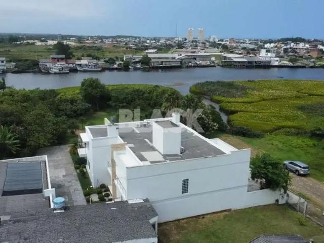 Casa / Sobrado para Venda em Torres/RS Igra Norte 4 Quartos