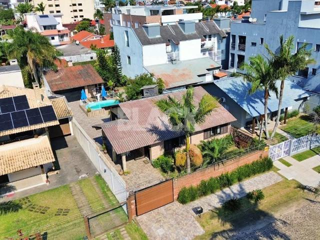 Casa / Sobrado para Venda em Torres/RS Praia da Cal 4 Quartos