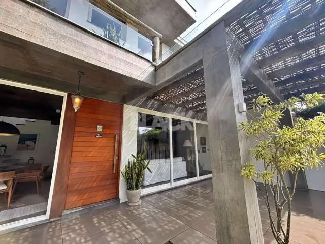 Casa / Sobrado para Venda em Torres/RS Praia Grande 4 Quartos