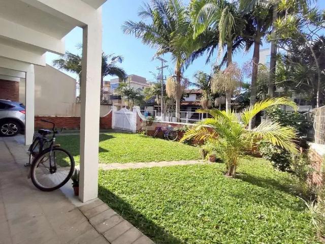 Casa / Sobrado para Venda em Torres/RS Praia Grande 4 Quartos
