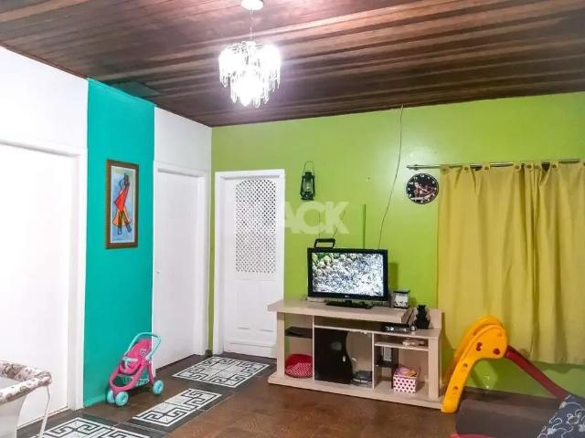Casa / Sobrado para Venda em Torres/RS Predial 5 Quartos