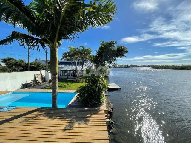 Casa / Sobrado para Venda em Torres/RS Salinas 4 Quartos