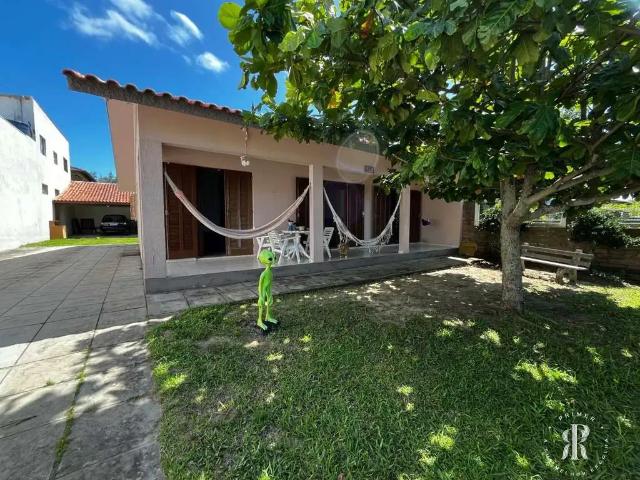Casa / Sobrado para Venda em Tramandaí/RS Zona Nova 5 Quartos
