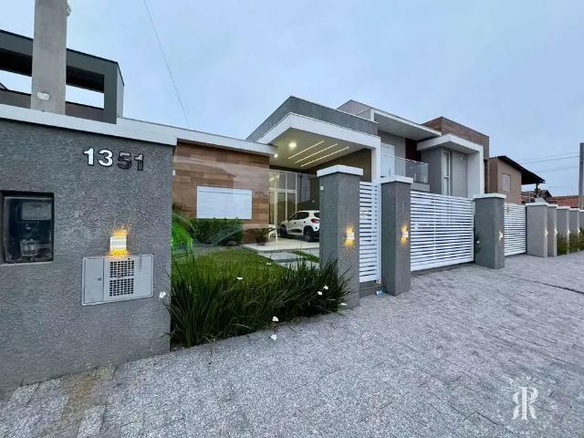 Casa / Sobrado para Venda em Tramandaí/RS Centro 3 Quartos
