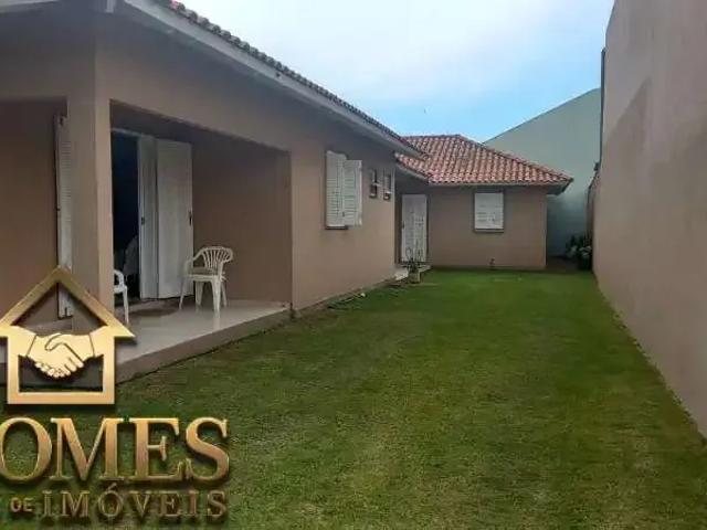 Casa / Sobrado para Venda em Tramandaí/RS Centro 3 Quartos